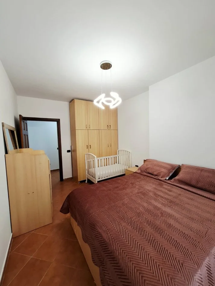 Tirane, jepet me qera apartament 2+1+Ballkon Kati 3, 115 m² 700 € (MYSLYM SHYRI)