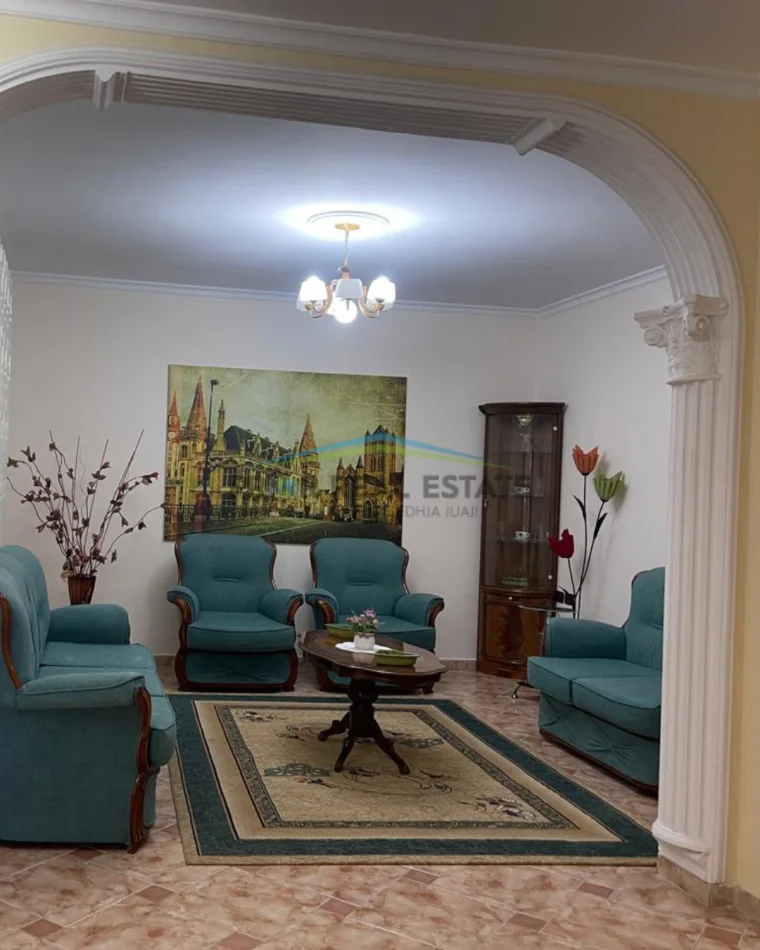 Fier, shitet Vile 2 Kateshe+Papafingo  250.000 € Fier (Jakov Xoxa)