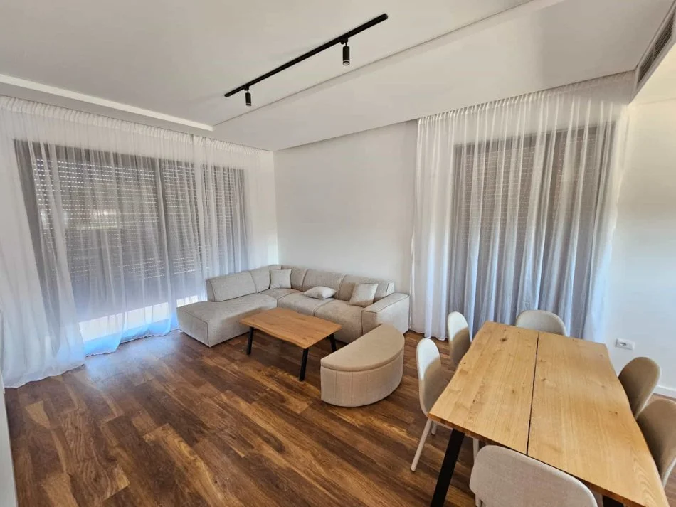 Tirane, jepet me qera apartament Kati 3, 310 m² 3.400 € (Mullet)
