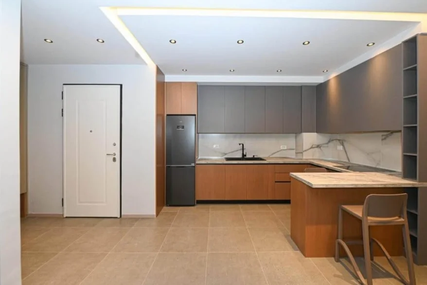 Vlore, jepet me qera apartament 2+1 , 98 m² 1.300 € 