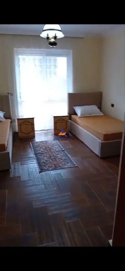 Tirane, shitet apartament 3+1+Ballkon Kati 3, 85 m² 166.666 € 