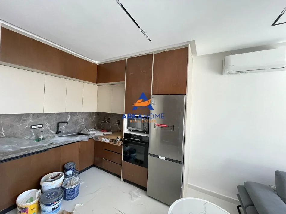 Tirane, jepet me qera apartament 1+1+Ballkon Kati 6, 70 m² 1.000 € 