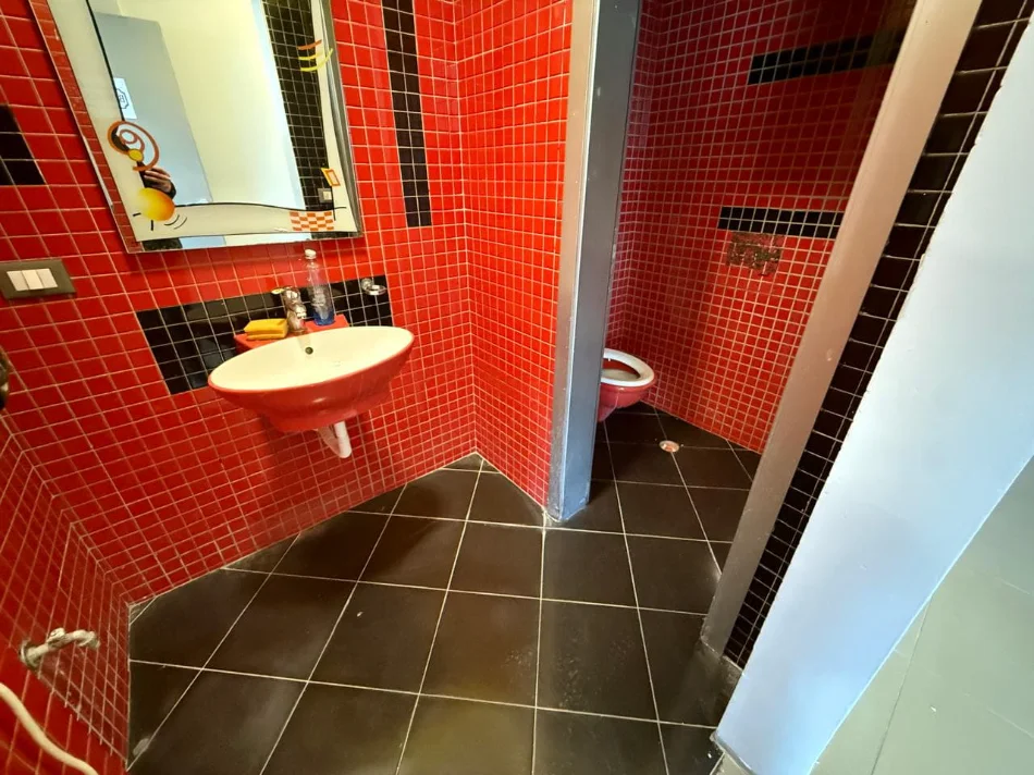 Tirane, jepet me qera zyre Kati 2, 916 m² 18.000 € (Rruga e KAvajes)