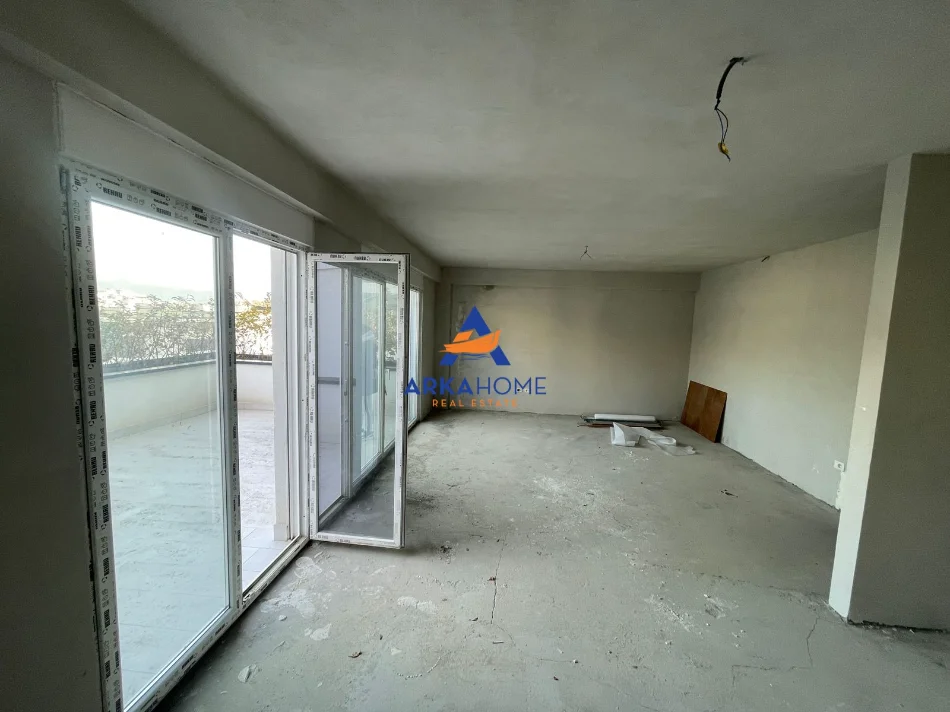 Tirane, shitet apartament 3+1+Ballkon , 143 m² 386.000 € 