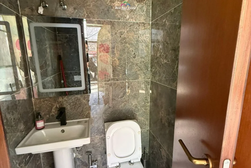Tirane, jepet me qera dyqan Kati 0, 20 m² 420 € (rruga bardhyl)