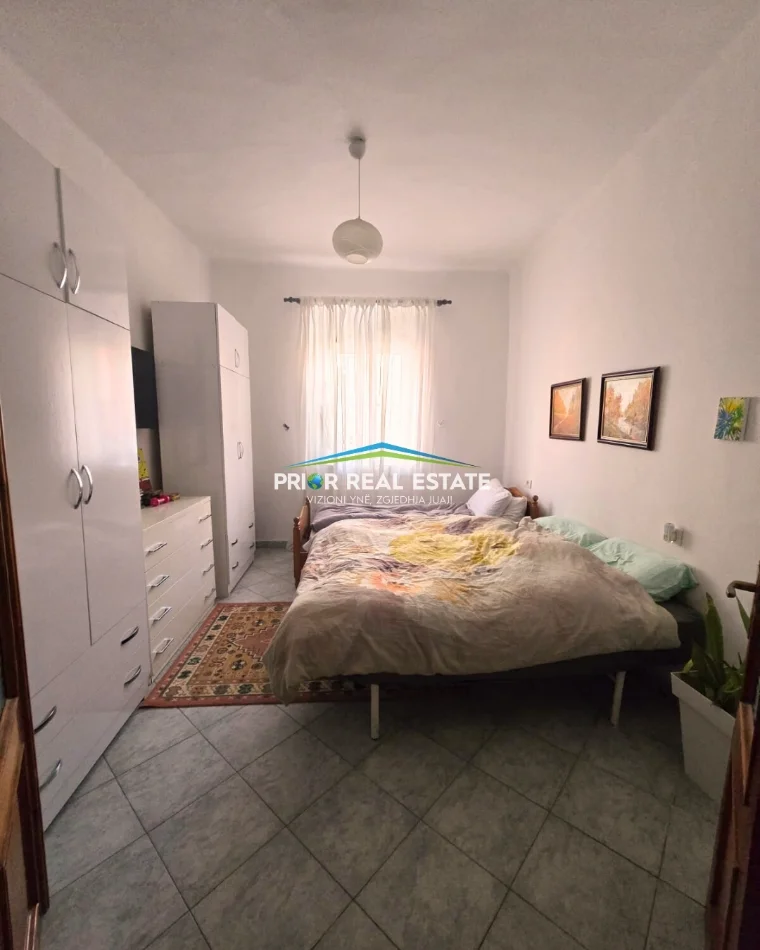 Tirane, jepet me qera apartament 2+1 Kati 1, 70 m² 60.000 ALL (Komuna e Parisit)