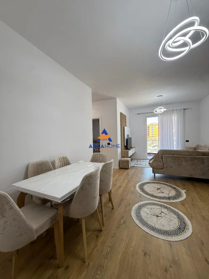 Tirane, jepet me qera apartament 2+1+Ballkon Kati 2, 90 m² 500 € 