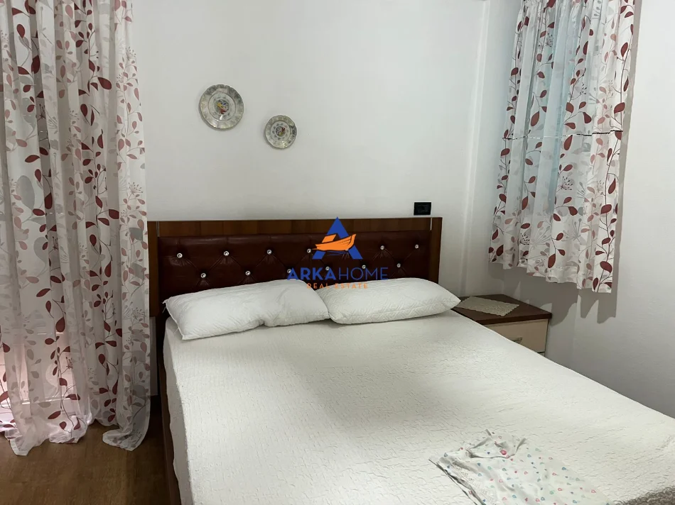 Tirane, jepet me qera apartament 2+1+Ballkon Kati 3, 85 m² 625 € 