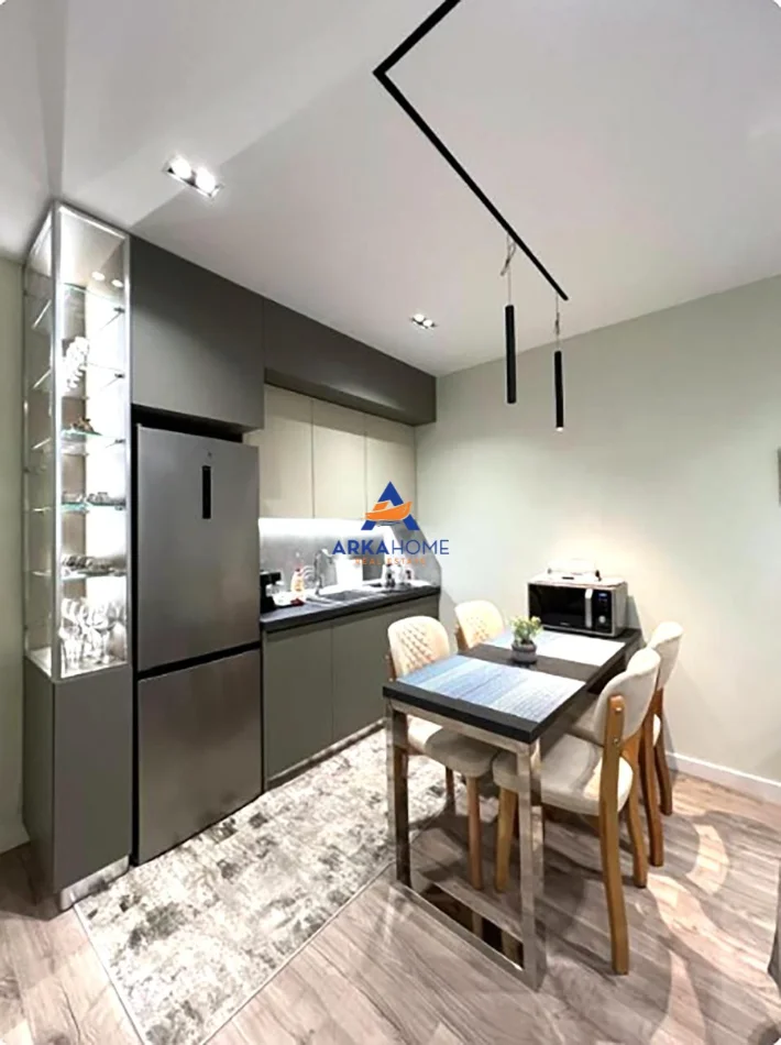 Tirane, jepet me qera apartament 1+1+Ballkon Kati 11, 67 m² 870 € 