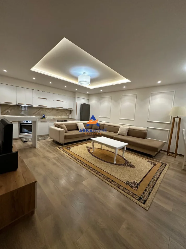 Tirane, jepet me qera apartament 1+1+Ballkon Kati 2, 800 m² 800 € 