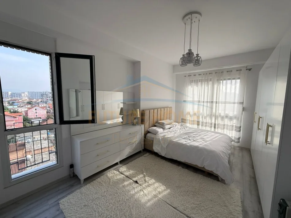 Tirane, jepet me qera apartament 2+1+Parkim, Kati 6, 107 m² 750 € (FUSHA AVIACIONIT)