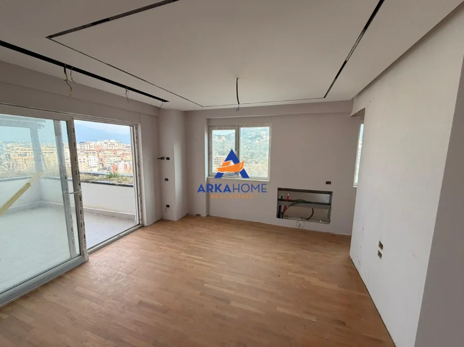 Tirane, shitet apartament+verande | Penthouse 4+1+Ballkon Kati 6, 231 m² 700.000 € 