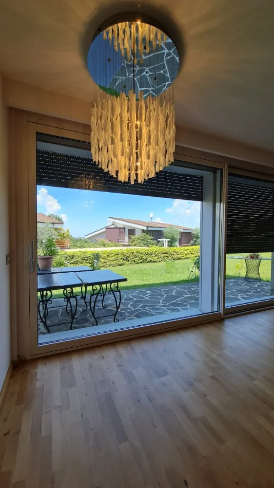 Tirane, shitet Vile 2 Katshe , 692 m² 1.615.000 € (TEG)