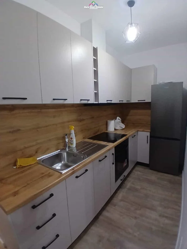 Tirane, jepet me qera apartament 1+1 Kati 4, 60 m² 470 € (Rruga Dritan Hoxha)