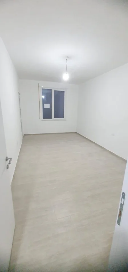 Tirane, jepet me qera apartament 2+1 Kati 2, 90 m² 500 € 