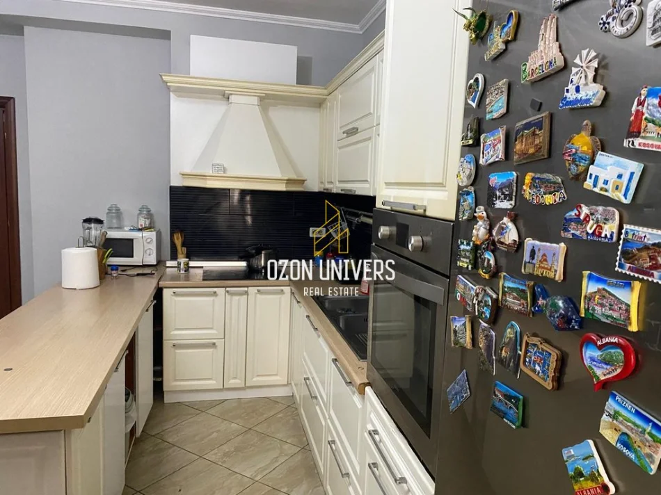 Tirane, shitet apartament 2+1+Ballkon Kati 7, 101 m² 165.000 € (Fresk)