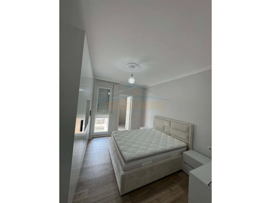 Tirane, jepet me qera apartament 2+1 Kati 4, 109 m² 500 € (Univers City)