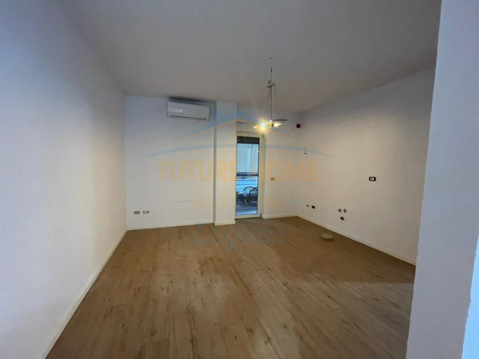 Tirane, jepet me qera apartament 1+1 Kati 2, 65 m² 670 € (Liqeni I Thatë)