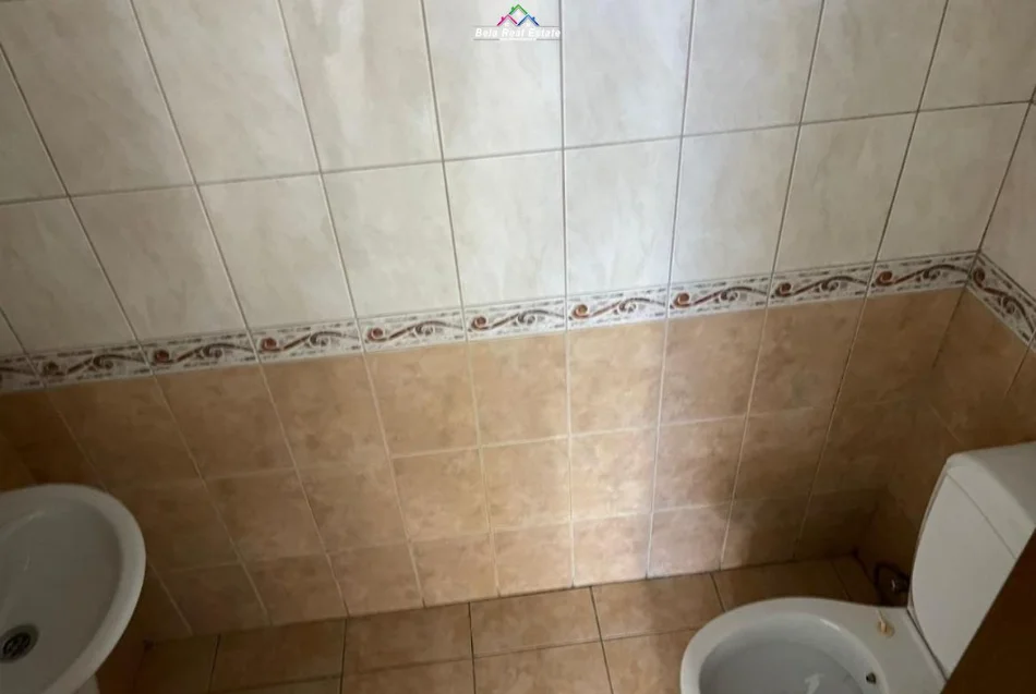 Tirane, jepet me qera dyqan Kati 1, 1.040 € (Rruga Dritan Hoxha)