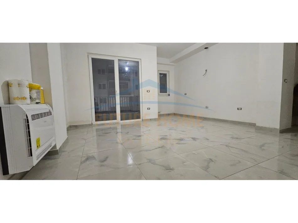 Tirane, jepet me qera ambjent biznesi Kati 2, 67 m² 600 € (Dritan Hoxha)