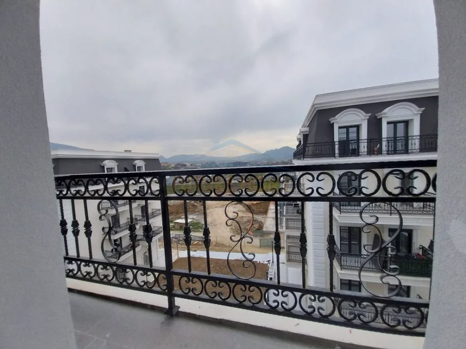 Tirane, jepet me qera apartament 1+1 Kati 4, 50 m² 400 € (Porta e Re, Sauk)