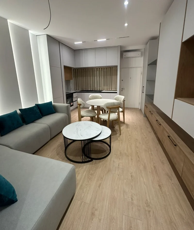 Tirane, jepet me qera apartament 1+1 , 70 m² 600 € 