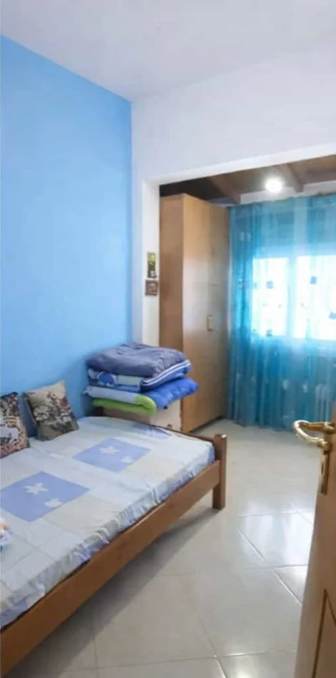 Tirane, shes apartament Kati 4, 508 m² 576.000 € (Rruga 5 Maj)