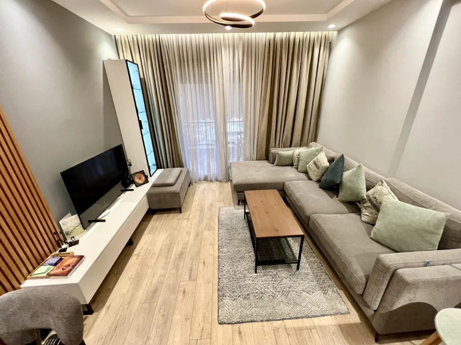 Tirane, shitet apartament 2+1 Kati 7, 100 m² 210.000 € (5 maji)