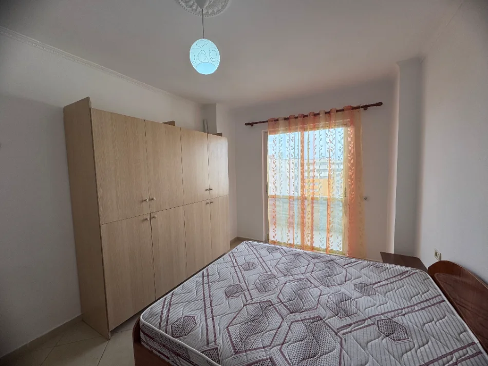 Tirane, jepet me qera apartament 1+1+Ballkon Kati 8, 60 m² 400 € (Astir prane bar Artistit)