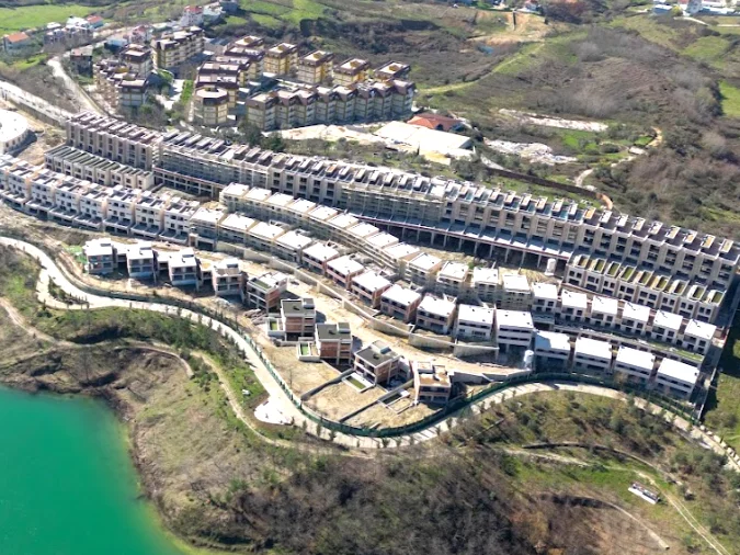 Tirane, shitet Vile 3 Katshe Kati 0, 169 m² 419.378 € (Rruga Panorama e Liqenit)