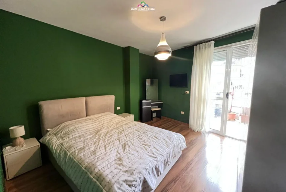 Tirane, jepet me qera apartament 2+1 Kati 8, 100 m² 819 € (Rruga e Barrikadave)