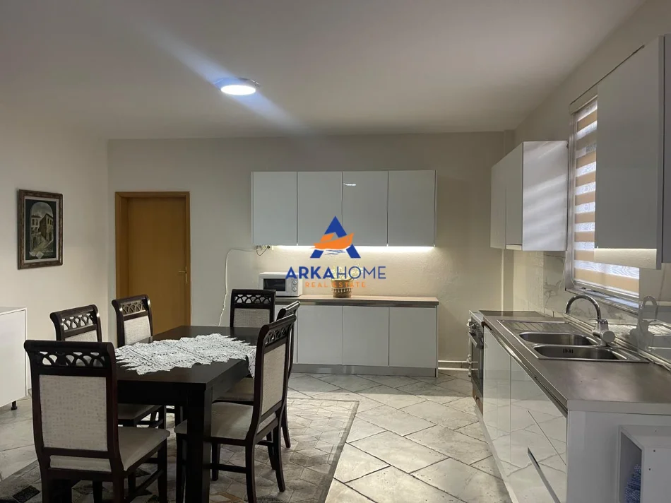 Tirane, jepet me qera apartament 2+1+Ballkon Kati 0, 140 m² 650 € 