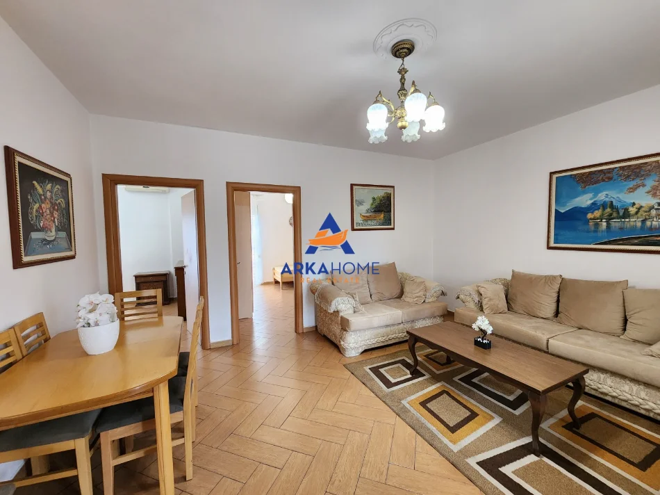 Tirane, jepet me qera apartament 2+1+Ballkon Kati 6, 115 m² 731 € 