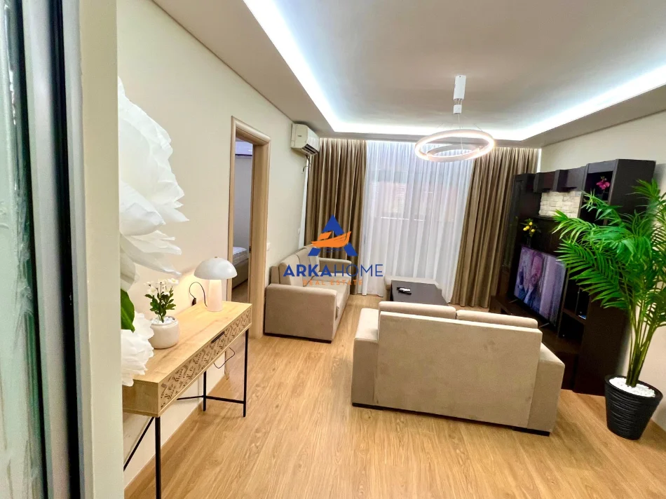 Tirane, jepet me qera apartament 1+1+Ballkon Kati 2, 69 m² 574 € 