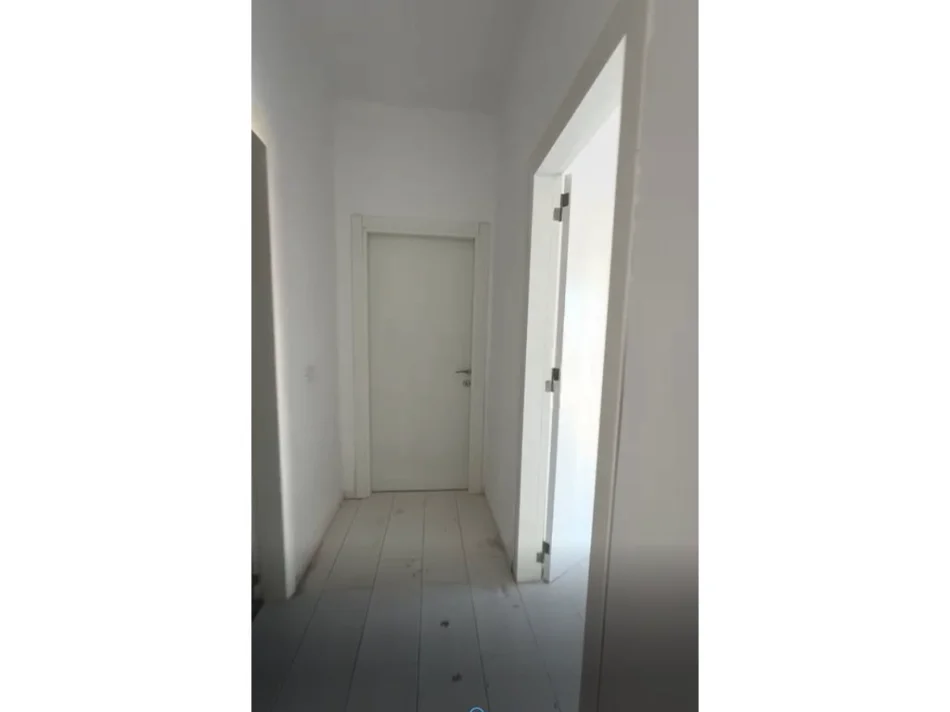 Tirane, shitet apartament 2+1 Kati 2, 