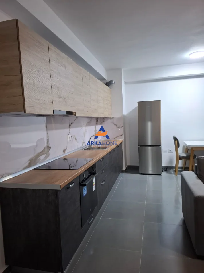 Tirane, jepet me qera apartament 3+1+Ballkon Kati 3, 116 m² 679 € 