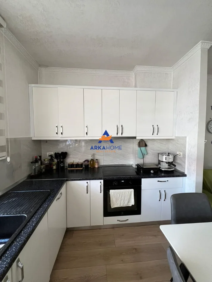 Tirane, shitet apartament 3+1+Ballkon Kati 6, 118 m² 210.000 € 