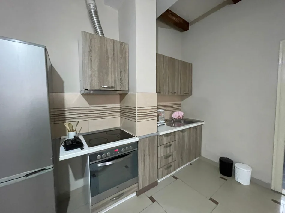 Tirane, jepet me qera apartament 2+1 Kati 2, 85 m² 450 € (Sauk i Ri)