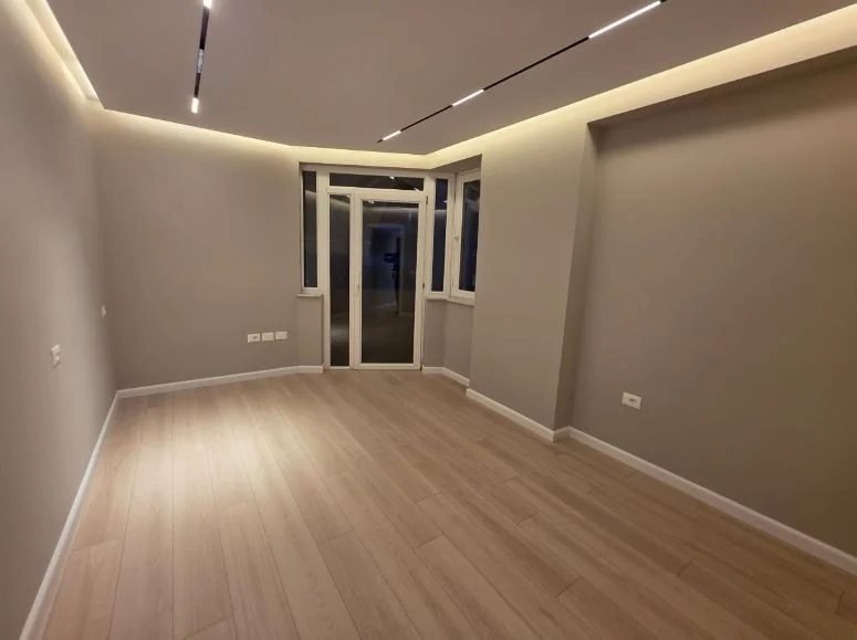 Shqiperi, shitet apartament 2+1+Ballkon Kati 8, 112 m² 305.000 € 