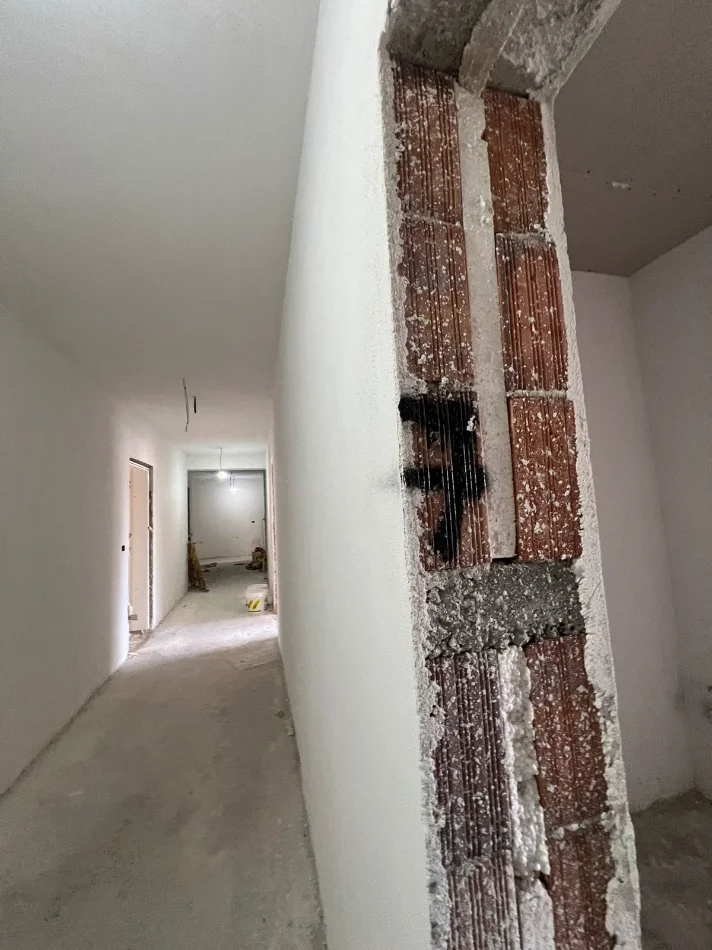 Tirane, shitet apartament 2+1 , 105 m² 158.000 € 