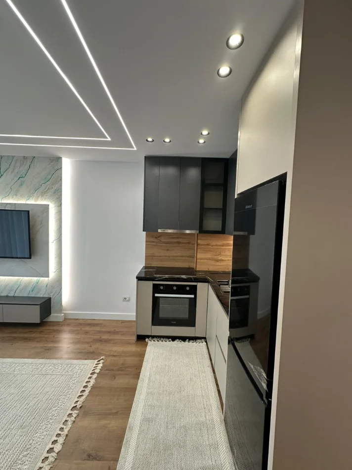 Tirane, shitet apartament 1+1 Kati 8, 59 m² 125.000 € (Astir)