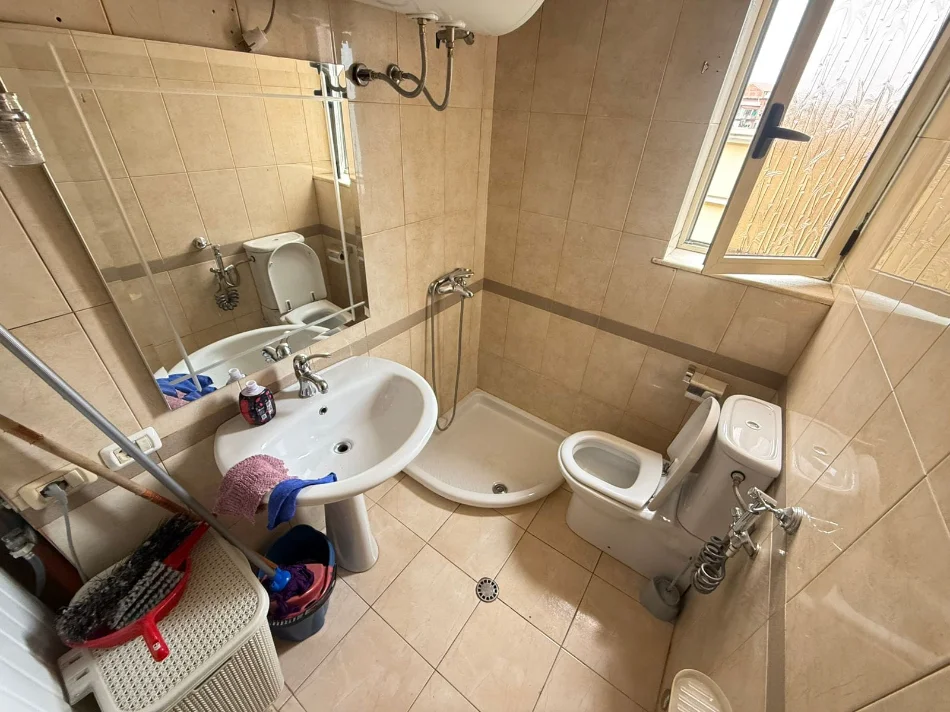 Tirane, jepet me qera 2+1 ,