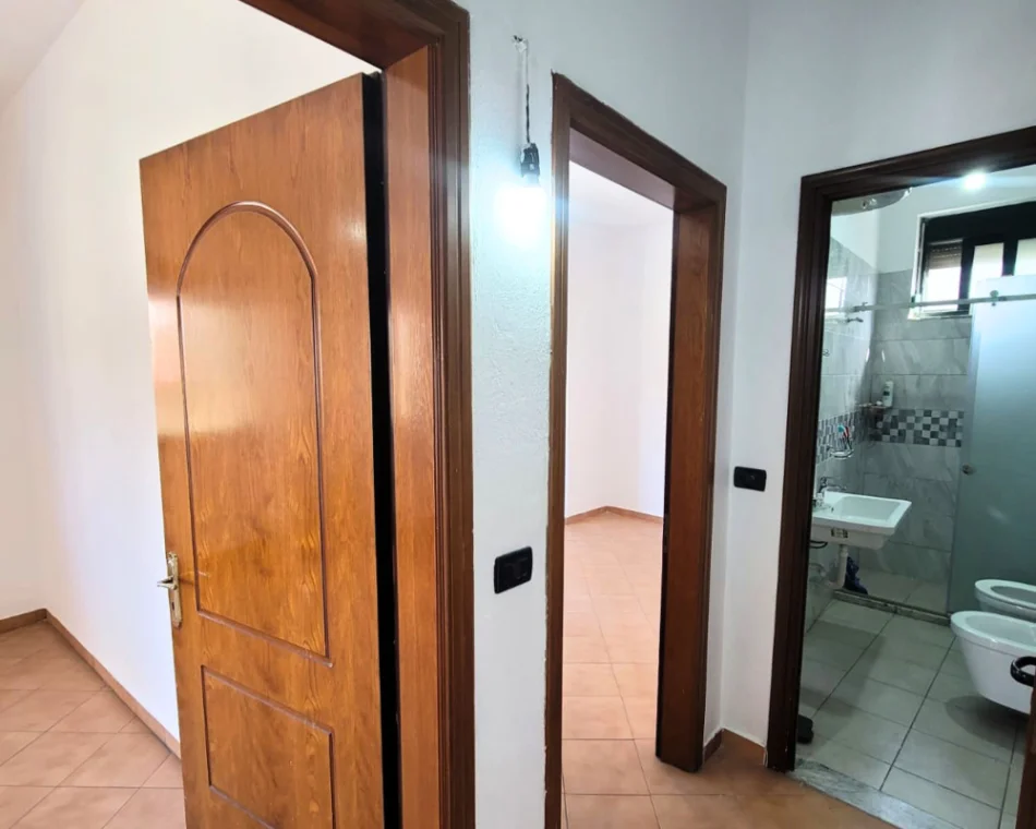 Kavaje, shitet apartament 2+1+Aneks+Ballkon Kati 3, 194 m² 250.000 € 