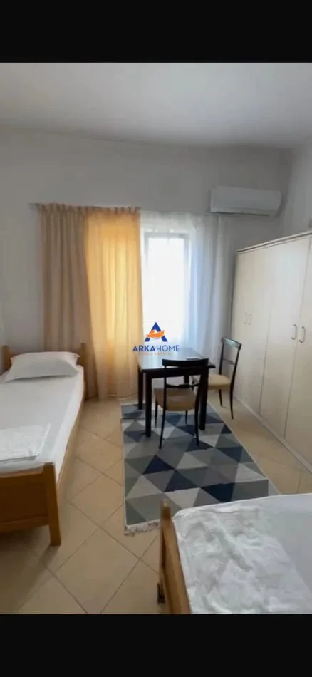 Tirane, jepet me qera apartament 1+1 Kati 5, 30 m² 300 € 