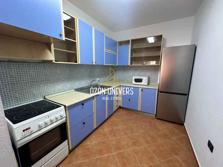Tirane, jepet me qera apartament 2+1+Ballkon Kati 3, 115 m² 600 € (Rruga Him Kolli, Myslym Shyr)