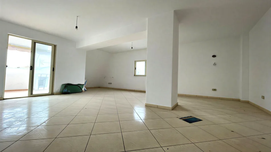 Durres, shitet apartament 1+1 Kati 8, 74 m² 63.410 € (Prane Kazazit)