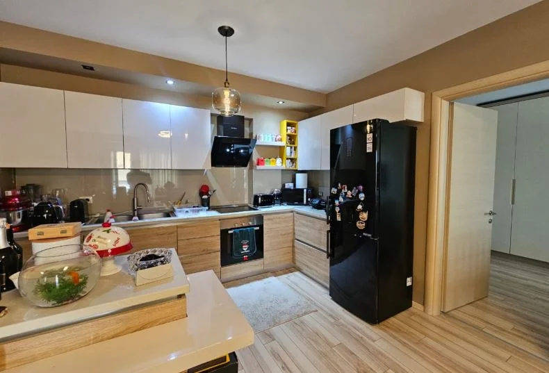 Tirane, shitet apartament , 99 m² 223.000 € 