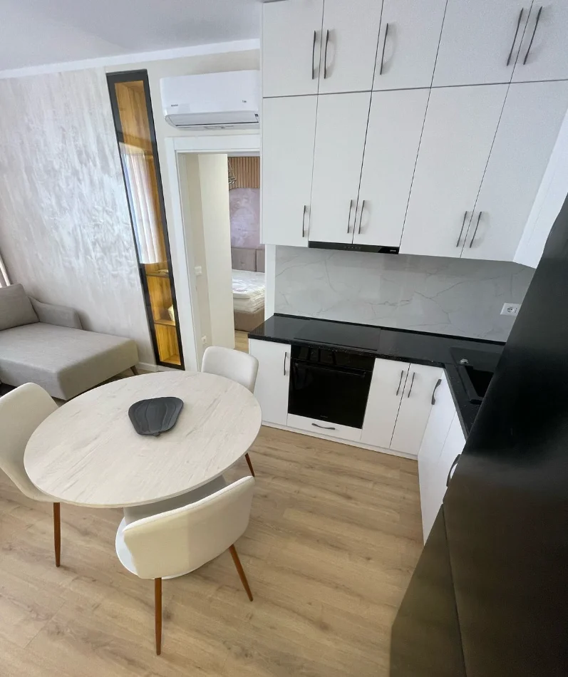 Tirane, jepet me qera apartament 1+1 , 60 m² 600 € 