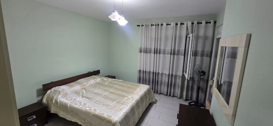 Tirane, jepet me qera apartament 2+1+Ballkon Kati 5, 95 m² 560 € (Astir/Rr.Milto Sotir Gura)