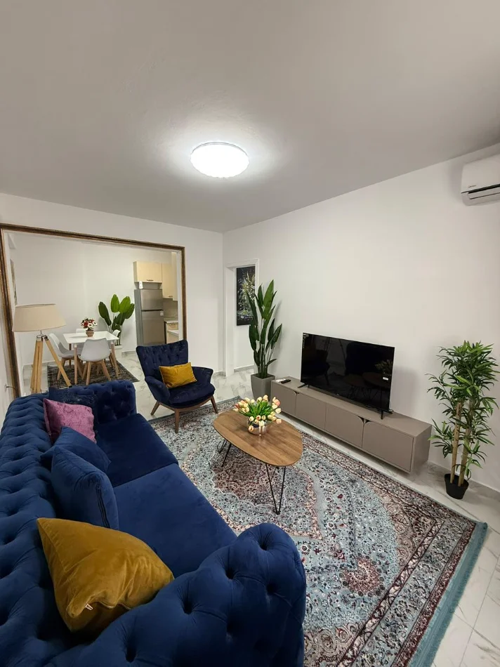 Tirane, jepet me qera apartament 2+1+Ballkon Kati 8, 103 m² 800 € (Ish Parku i Autobuzave)